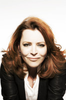 Kathleen Madigan - Color 2 - Photo Credit - Luzena Adams